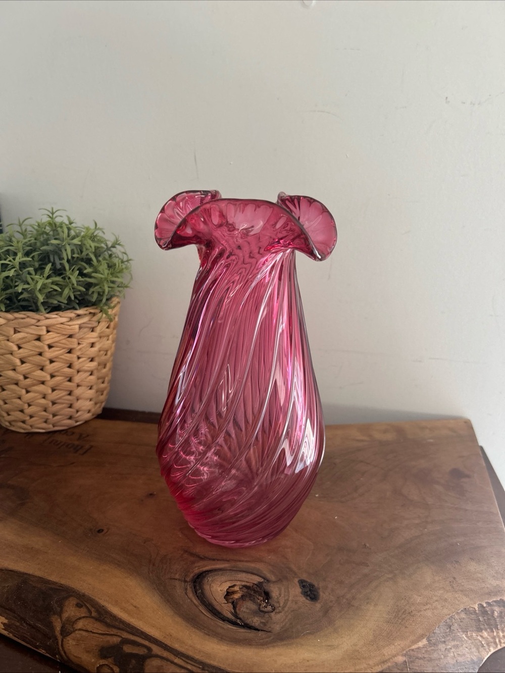 vintage Rossi art glass vase cranberry Pink swirl optic pattern ruffled rim 10”
